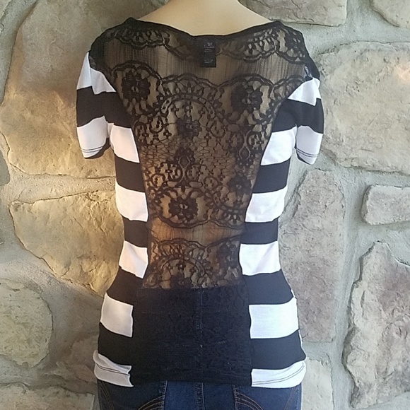DEB | Lace Back Black and White Striped Top - Picture 3 of 5